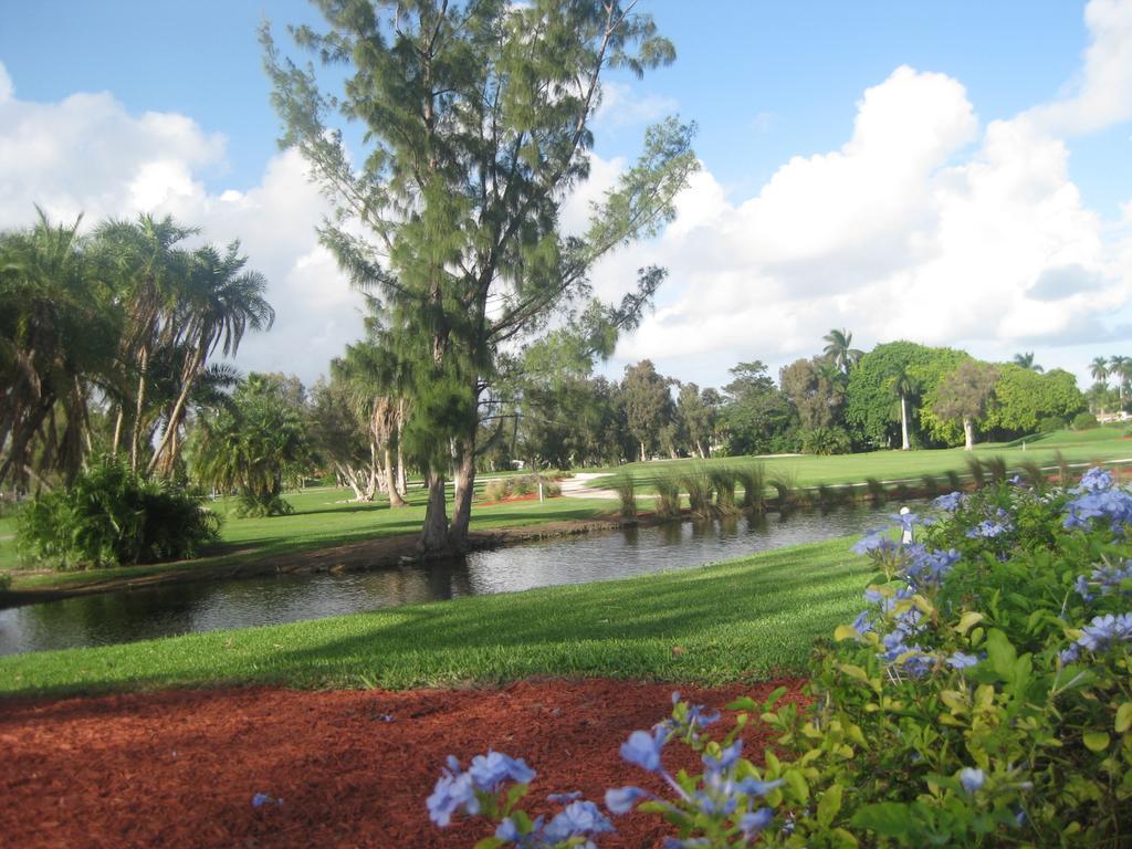 Hollywood Beach Golf Resort Exterior foto